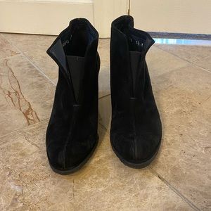 Stuart Weitzman size 7.5 black suede wedge booties